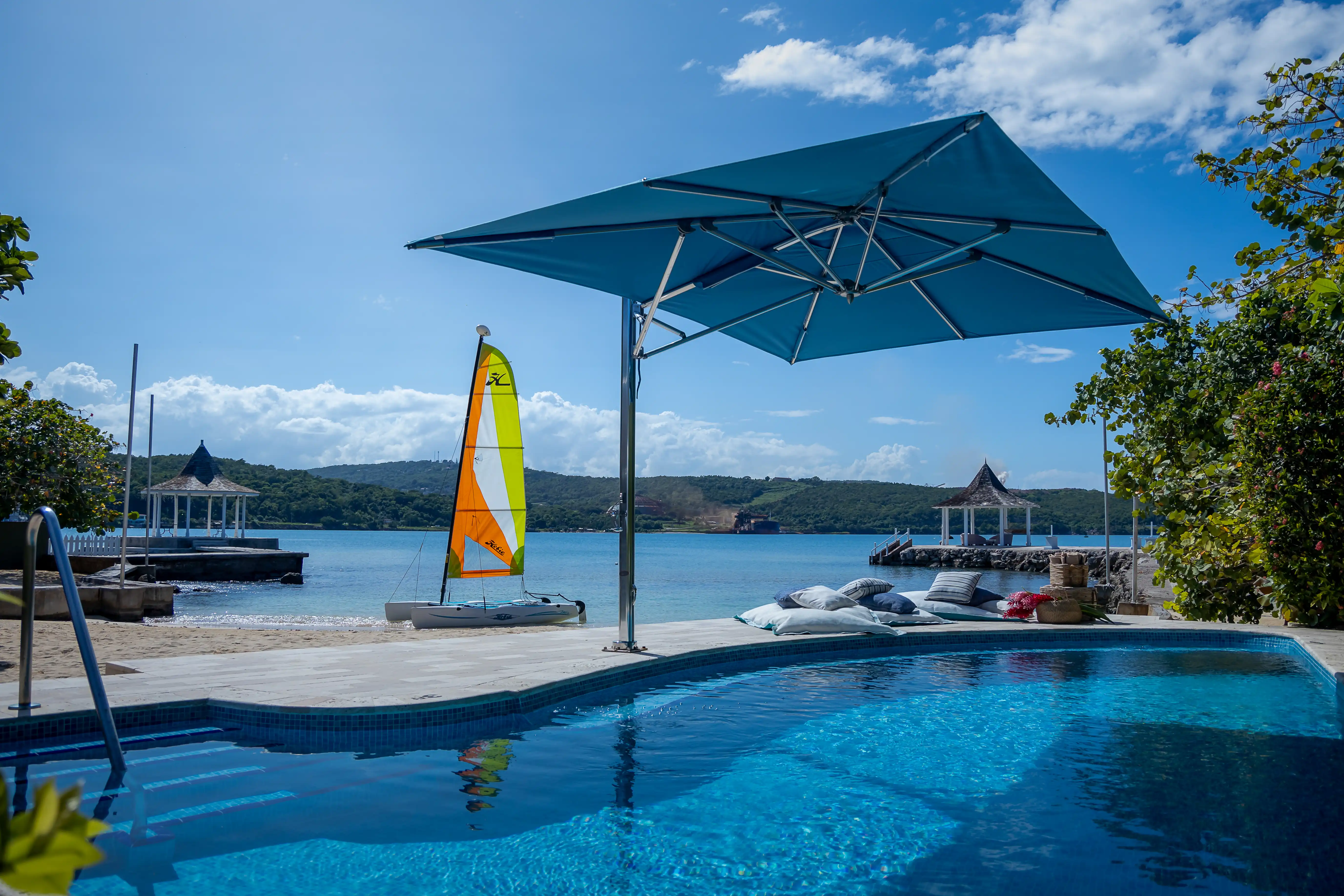 Sundown on the Beach - Image 10